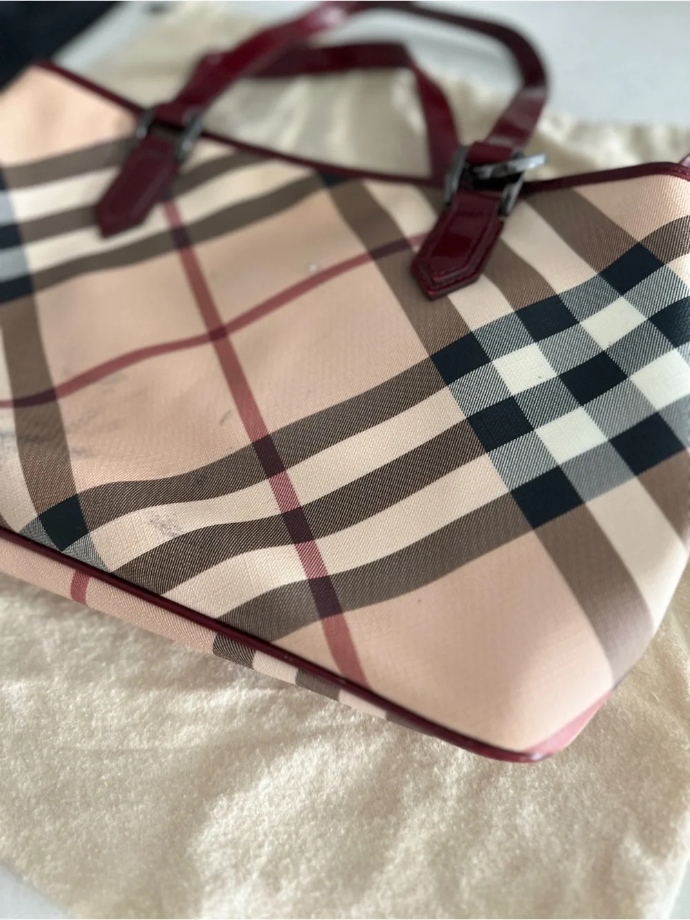 Burberry vintage - Beige Nova Check Shoulder Bag with Burgundy Trim
